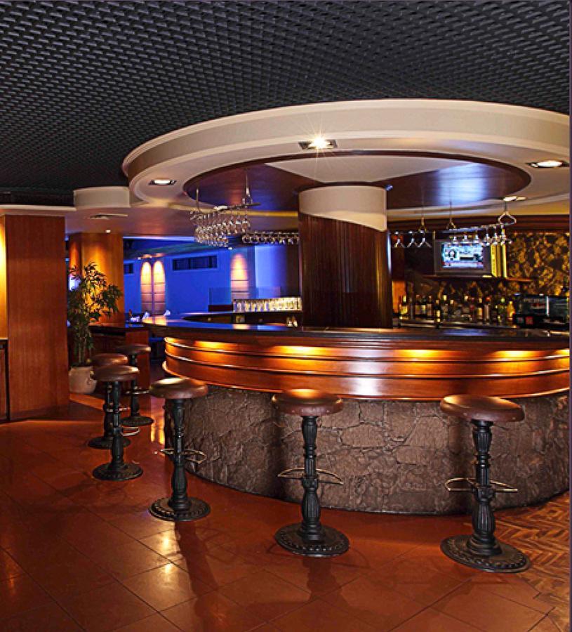 The Royal Orchid Hotel, Chembur มุมไบ ภายนอก รูปภาพ