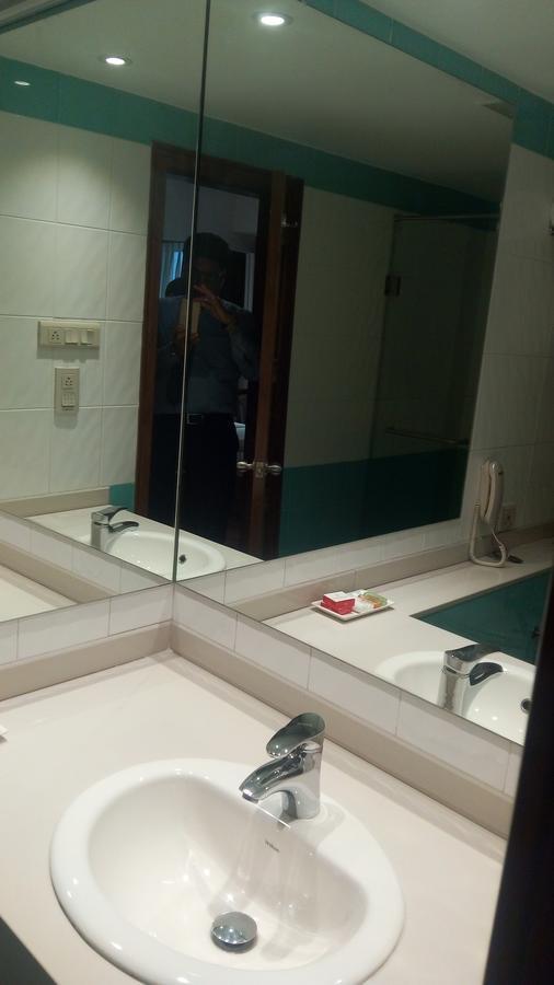 The Royal Orchid Hotel, Chembur มุมไบ ภายนอก รูปภาพ