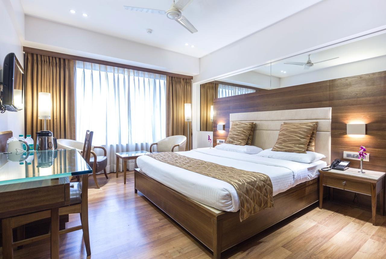 The Royal Orchid Hotel, Chembur มุมไบ ภายนอก รูปภาพ