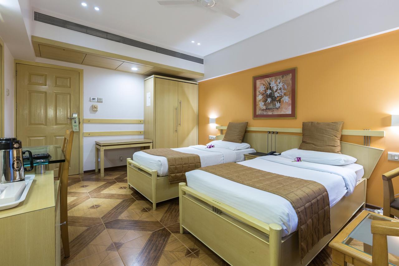The Royal Orchid Hotel, Chembur มุมไบ ภายนอก รูปภาพ